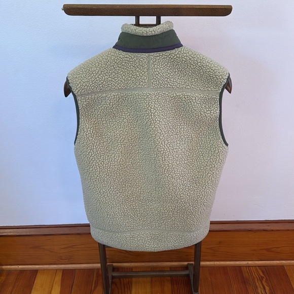 Patagonia “Classic” Pile_ Pile Sherpa Vest Medium STY23048FA18 PLCN - Picture 3 of 4